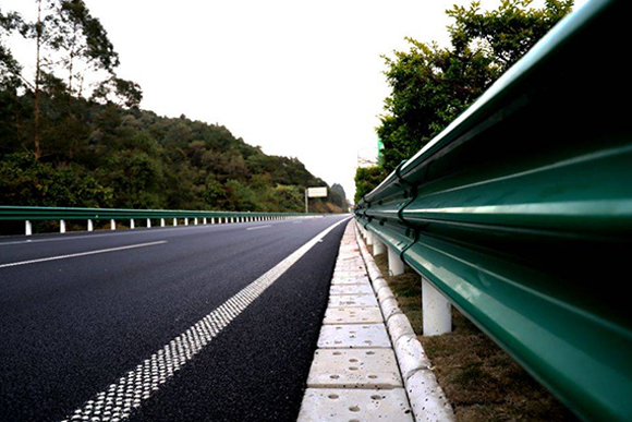 佳木斯高速公路护栏的常用类型