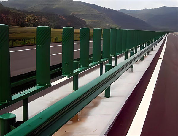 佳木斯三波护栏板在高速公路的应用